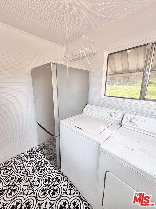 Building Photo - 2339 1/2 Norwalk Ave