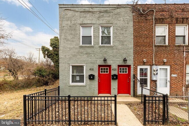 Building Photo - 4131 Hunt Pl NE