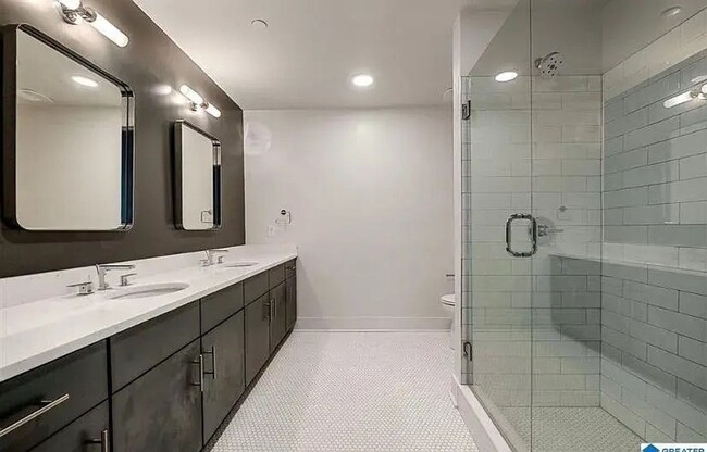 Building Photo - Welcome to Magic City Living!