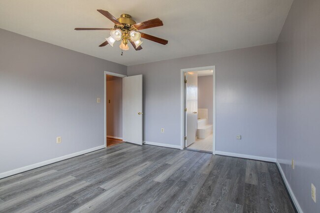 Building Photo - Beautiful 5 BR/3 BA Single-Family Home wit...