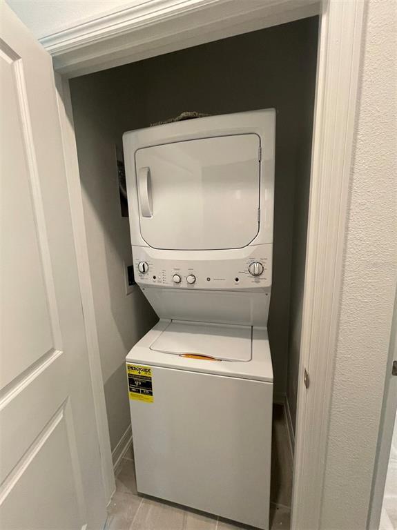 Building Photo - 835 Ofanto Wy