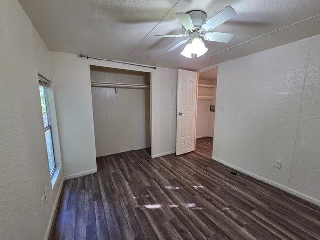 Building Photo - 104 Clark St