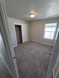 Building Photo - 17649 Desert Rdg Ave