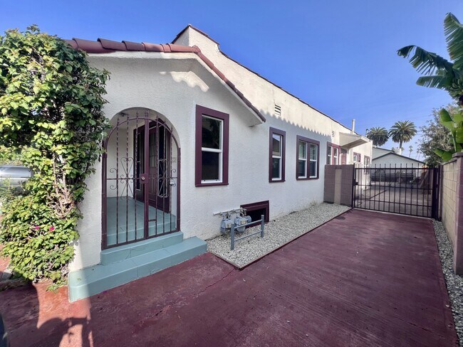 Building Photo - 4628 6th Ave