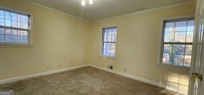 Building Photo - 2349 Valley Way