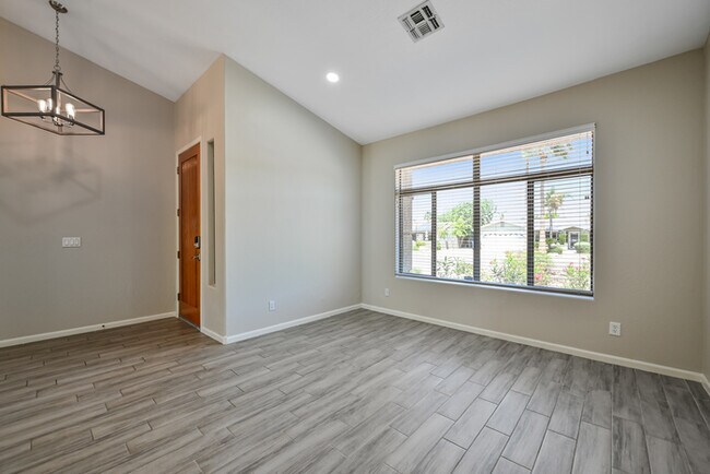 Building Photo - 6937 E Paradise Ln