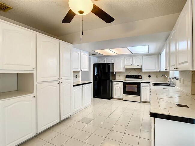 Building Photo - 7308 Wethersfield Dr