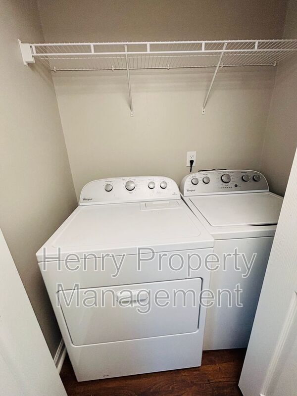 Building Photo - 903 Hampshire Ct