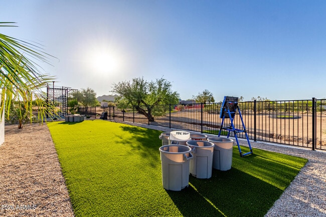 Building Photo - 13924 Dyer Ln