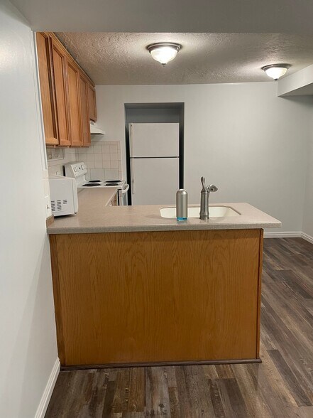 Building Photo - 1169 E 4020 S