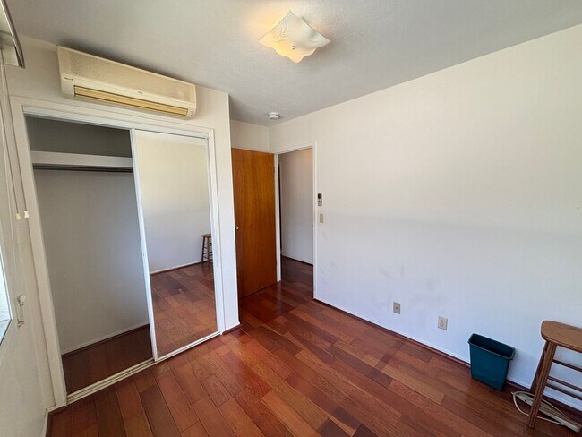 Building Photo - 2820 Kaimuki Ave