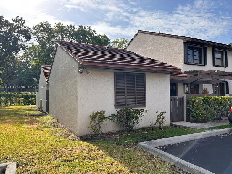 Primary Photo - 13301 SW 88th Ter