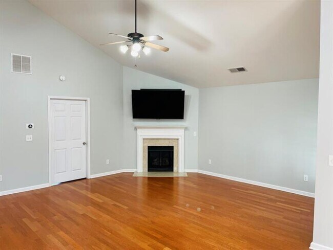 Building Photo - 2335 Gateview Ct