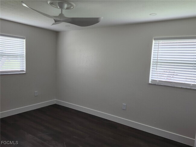 Building Photo - 6313 St Andrews Cir S