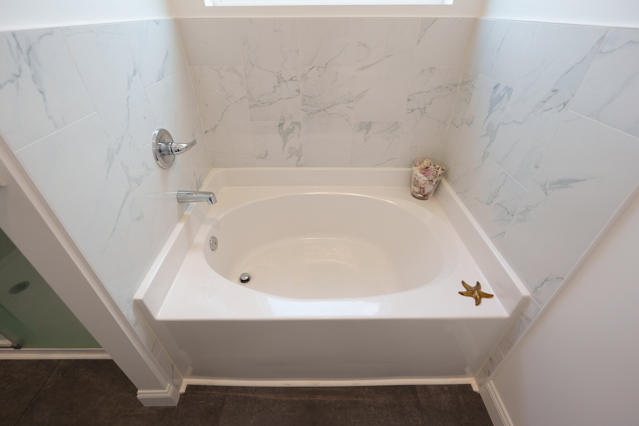 Building Photo - 60 Madison Dr