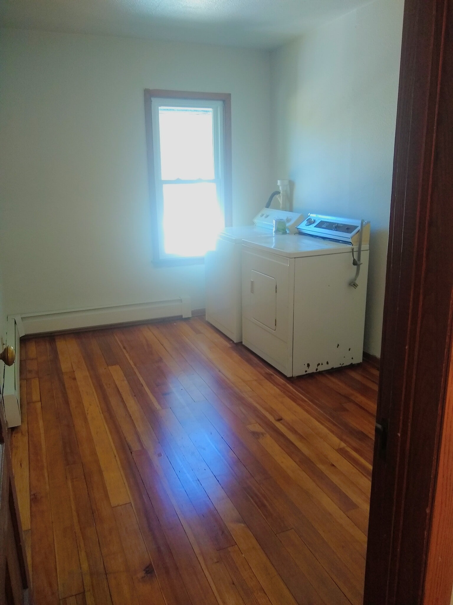 Laundry/possible bedroom 3 - 1050 Cedar St