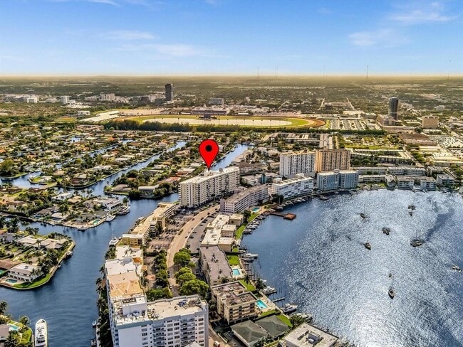 Building Photo - 401 Golden Isles Dr