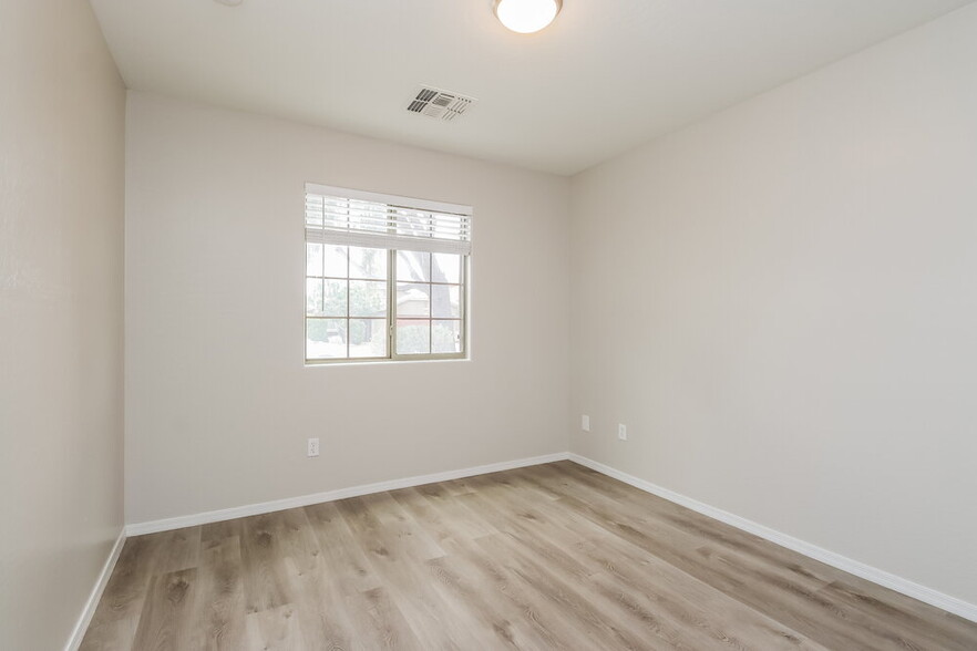 Building Photo - 1794 W Desert Canyon Dr