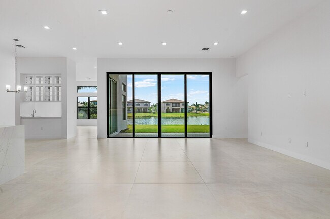 Building Photo - 9516 Riverside Pk Dr