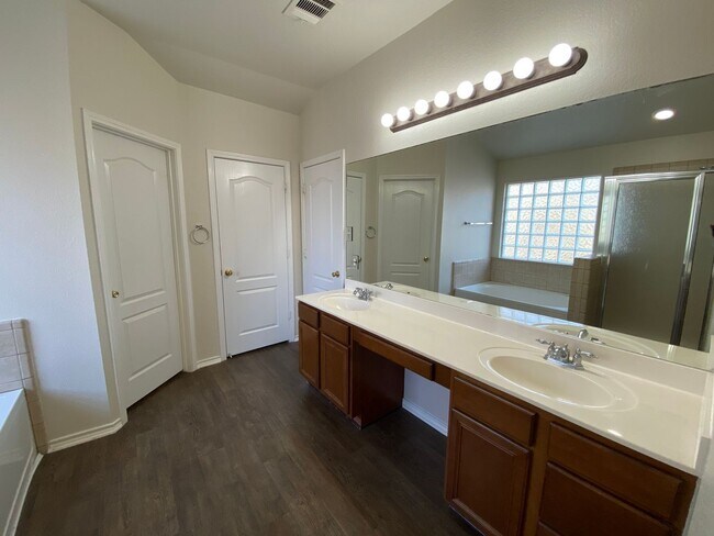 Building Photo - Step into this stunning 4 bedroom, 2.5 bathroom haven that radiates modern elegance and abundant ...