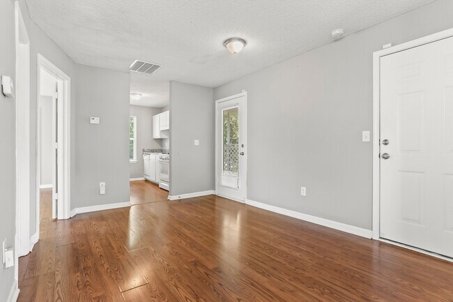 Building Photo - 3141 W Point Cir