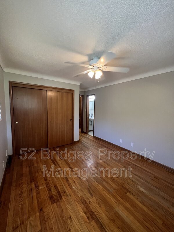 Building Photo - 3122 Shawnee Ave