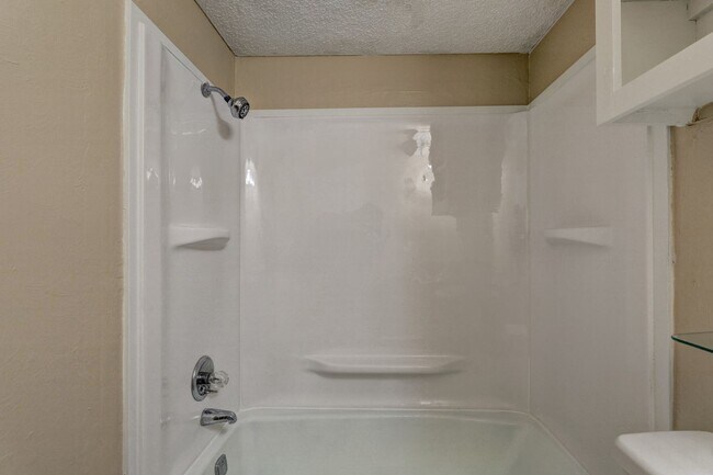 Building Photo - Spacious 3 bedroom house in Norman
