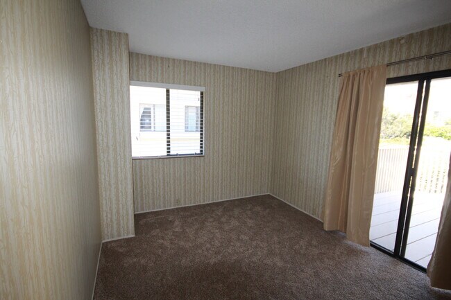 Building Photo - 3 Bedroom/2.5 Bath Townhouse in Heart of UTC