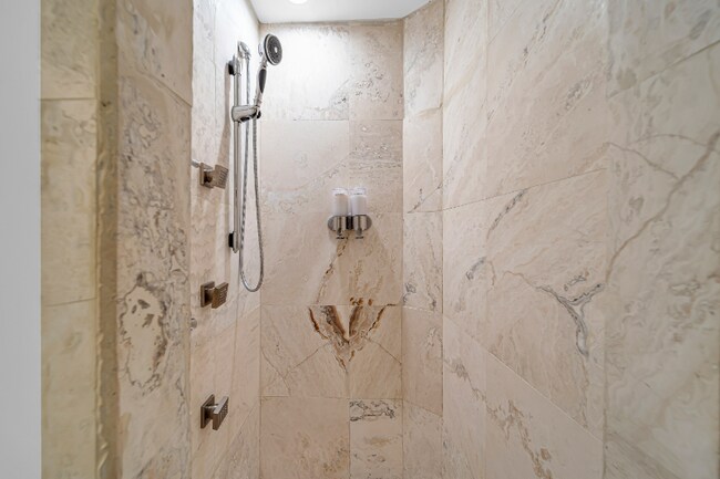 Building Photo - 1941 SW 18th Ave