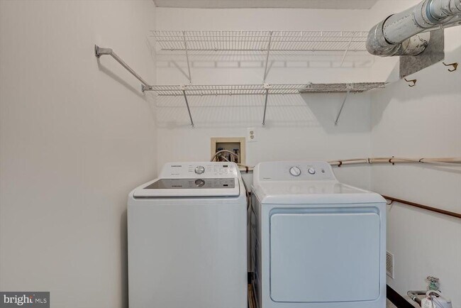 Building Photo - 64 Taylor Dr