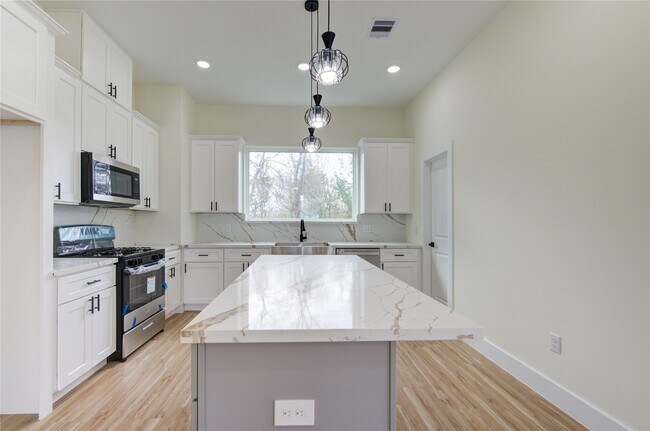 Building Photo - 4308 Alice St