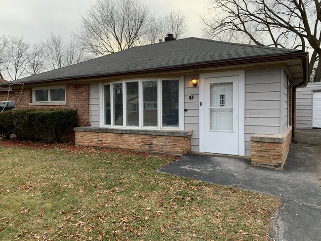 Primary Photo - 142 Peach St