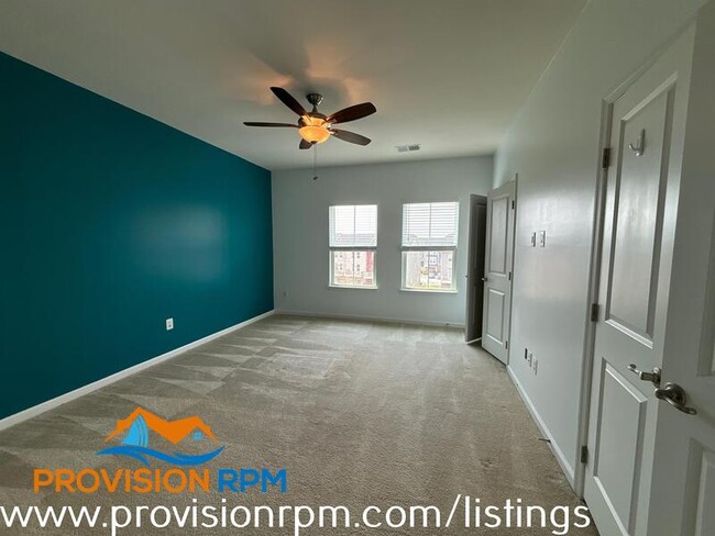 Building Photo - 465 Willow Bend Dr