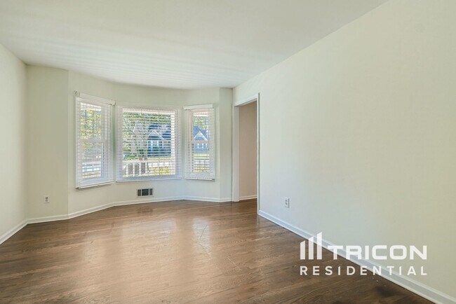 Building Photo - 75 Picketts Ridge Ct