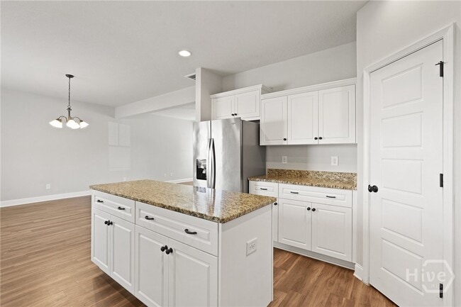 Building Photo - 504 Potter Stone Square