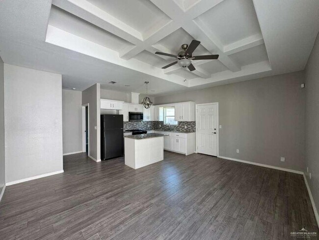 Building Photo - 9 N Winona Dr