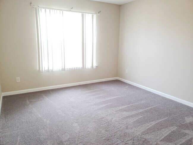 Building Photo - 1127 Fieldstone Dr