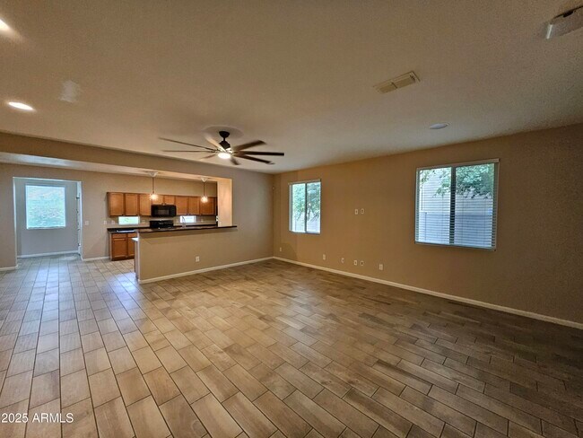 Building Photo - 7836 W Rock Springs Dr