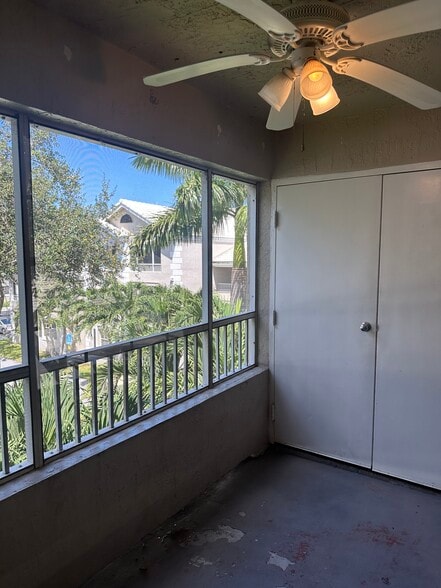 Building Photo - 2850 N Oakland Forest Dr
