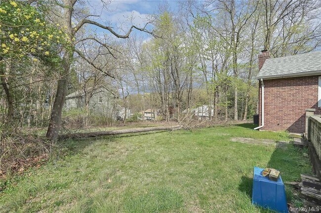 Building Photo - 17 Brookside Ave