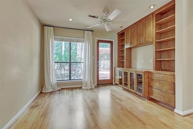 Building Photo - 50 S Circlewood Glen
