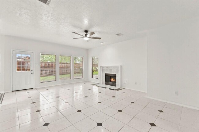 Building Photo - 13902 Danton Falls Dr