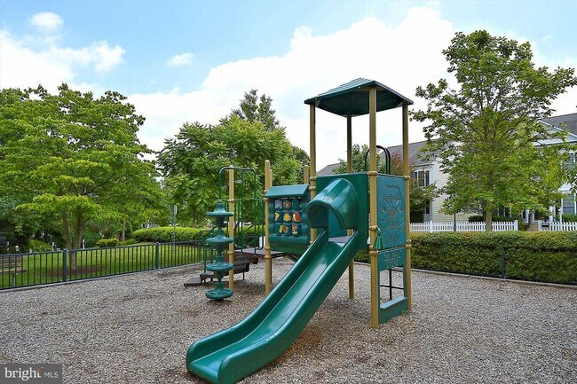 Building Photo - 164 Kendrick Pl