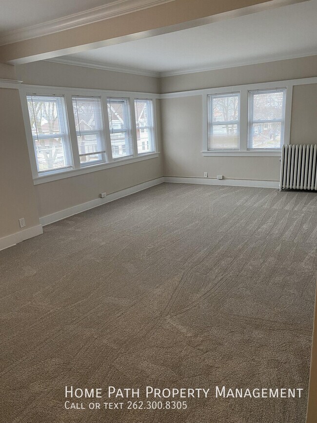 Building Photo - 832 N 70th St