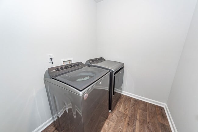 Building Photo - 4 Bedroom, 2.5 Bathroom Home in Carolina Groves - Moncks Corner