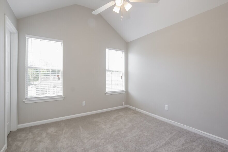 Building Photo - 6923 Silver Grass Ct