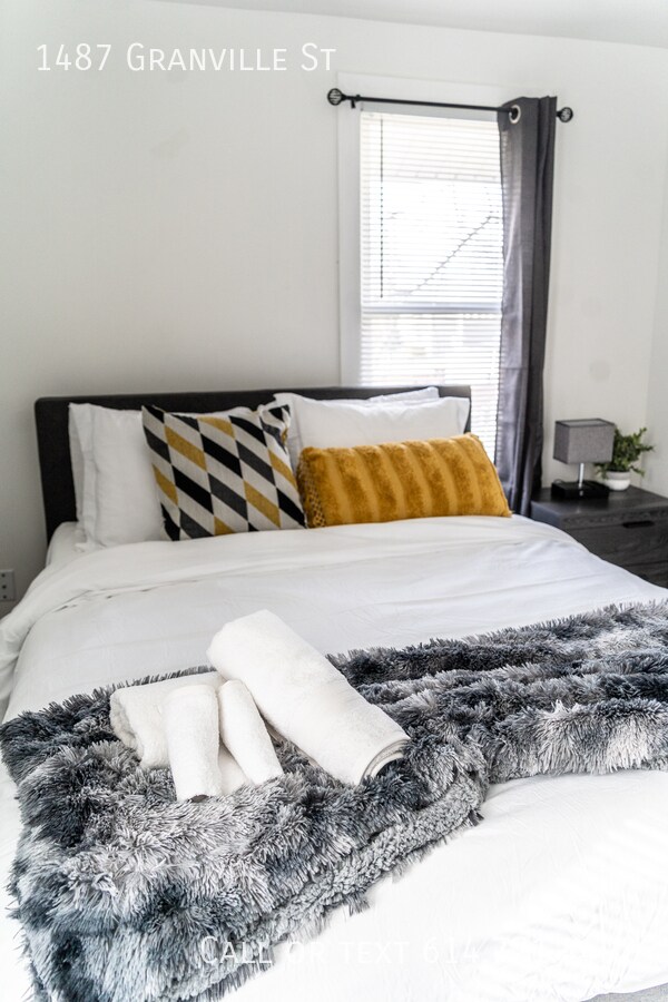 Building Photo - 1487 Granville St