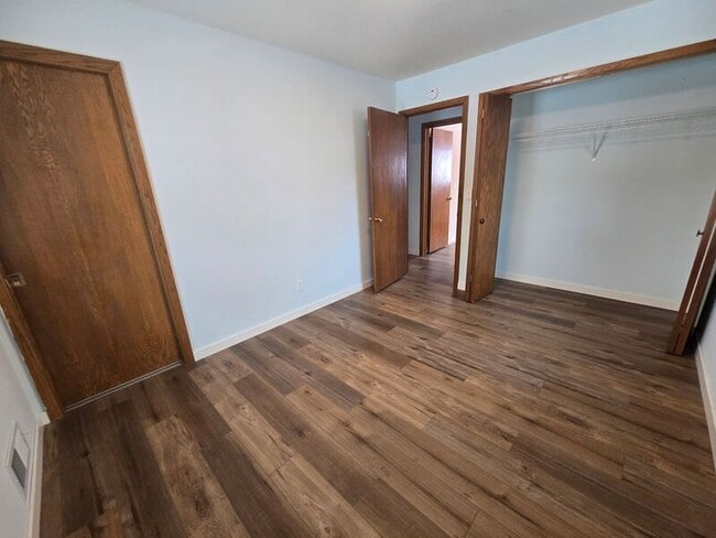 Building Photo - 4656 Ensign Ave N