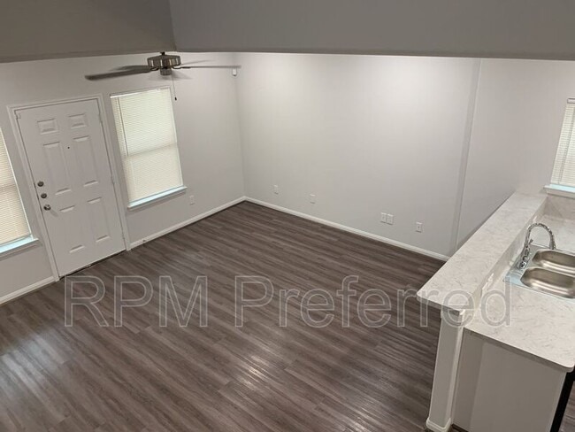 Building Photo - 8215 Gallahad St