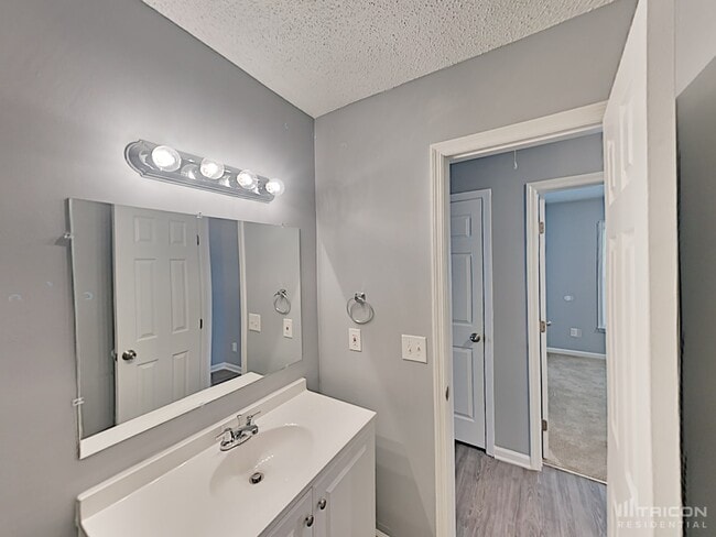 Building Photo - 133 Riverwalk Ct
